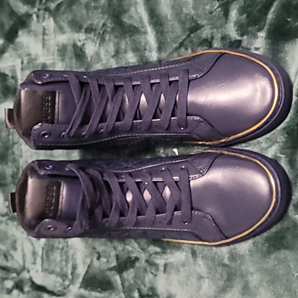 Guess men's/womans shoes size 9.5